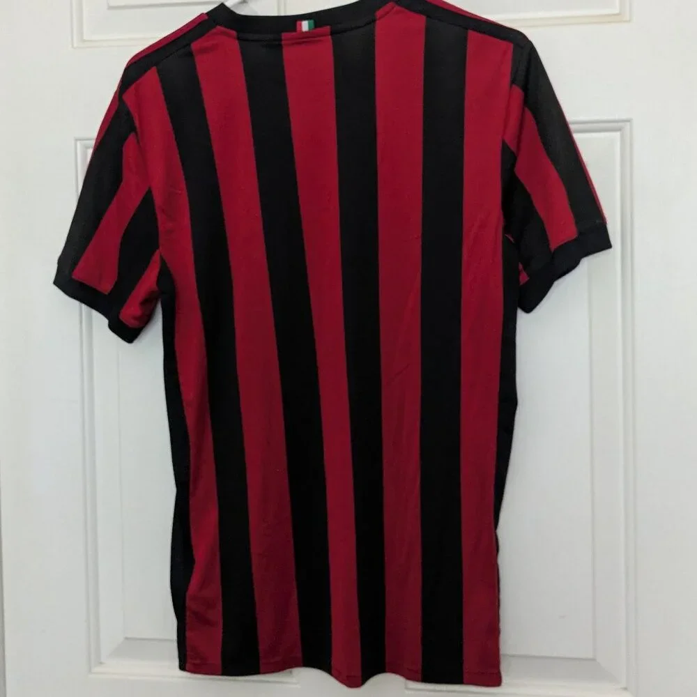 2017/18 Retro AC Milan Soccer Jersey Men’s Size M